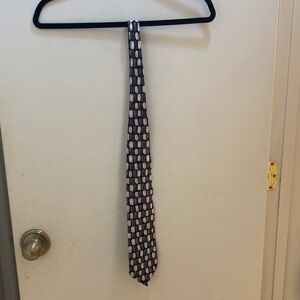 Source Unknown Black and White Geometric Tie